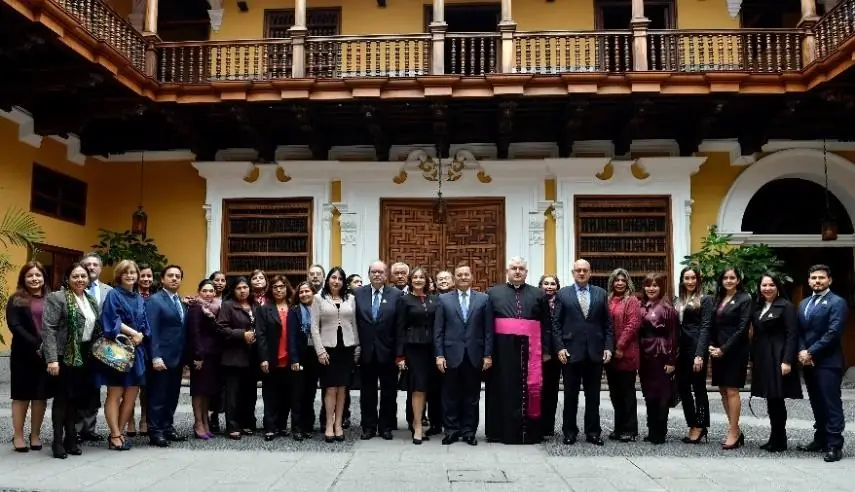 Foto grupal de la Directiva y voluntarios 2019 Foto grupal de la Directiva y voluntarios 2019