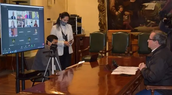 Transmision del conversatorio desde Torre Tagle